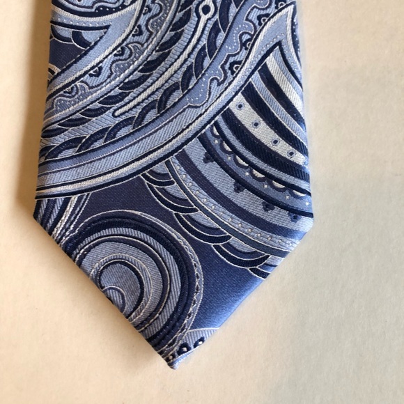DONALD J. TRUMP Signature Collection, All Silk Tie, Ready To Wear - Picture 3 of 8